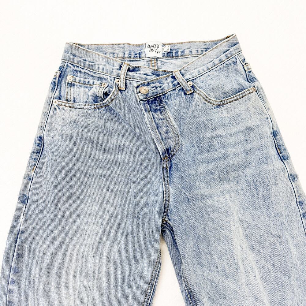 Princess Polly Assymetric Button Front Straight Light Wash Denim Jeans Size 0 - Picture 4 of 9